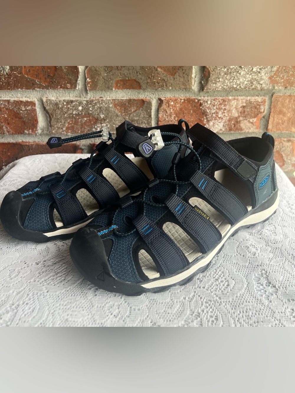 KEEN Newport Neo H2 Closed-Toe
Water Sandals. Unisex